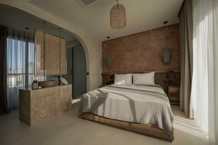 Room 14 of 84