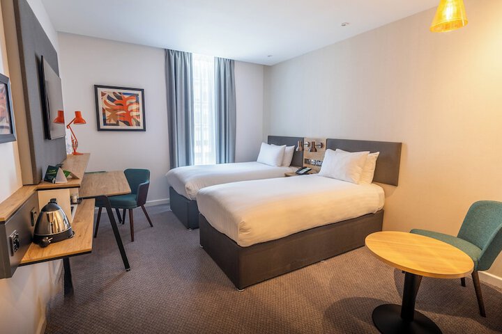 Room 20 of 62