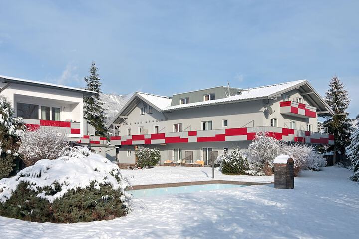 Hotel Exterior 38 of 40