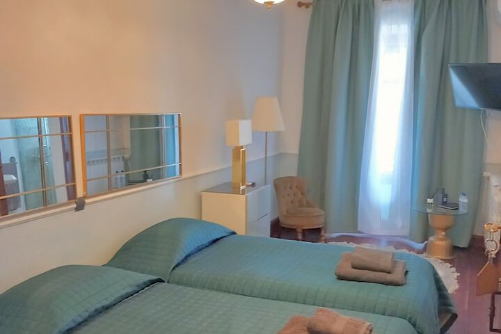 Room 5 of 48