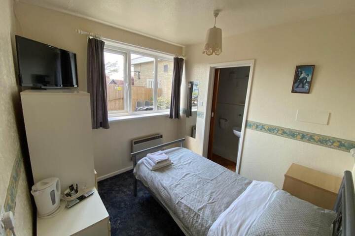Room 2 of 11