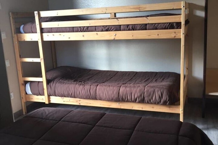 Room 12 of 40