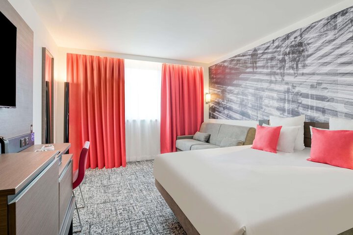 Room 10 of 120