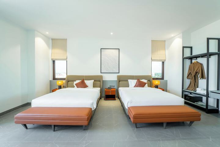 Room 32 of 156
