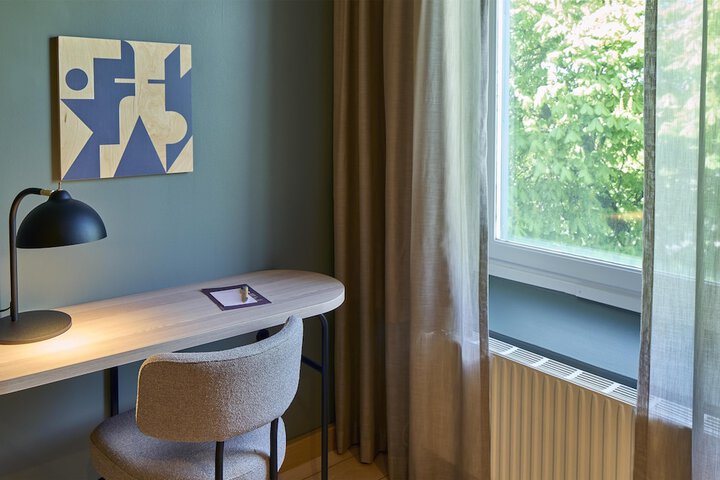 Room 35 of 61