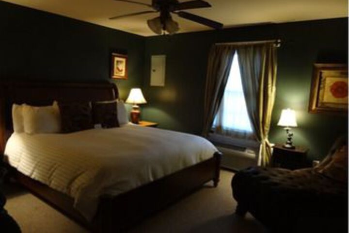 Room 49 of 83