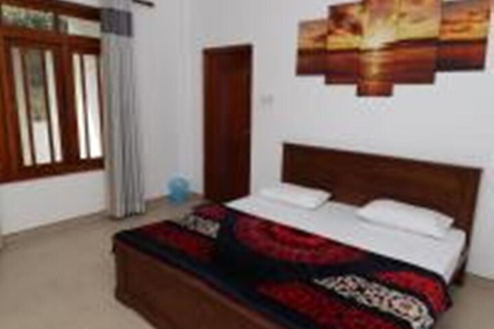 Room 7 of 14