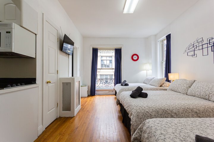 Room 8 of 125