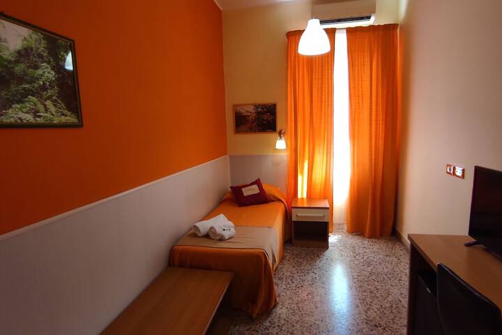 Room 12 of 35