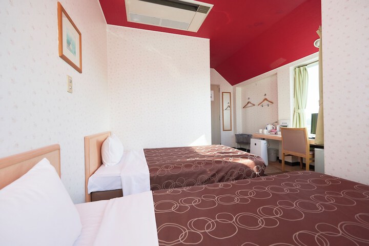 Room 18 of 43