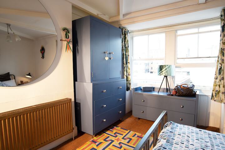 Room 4 of 39