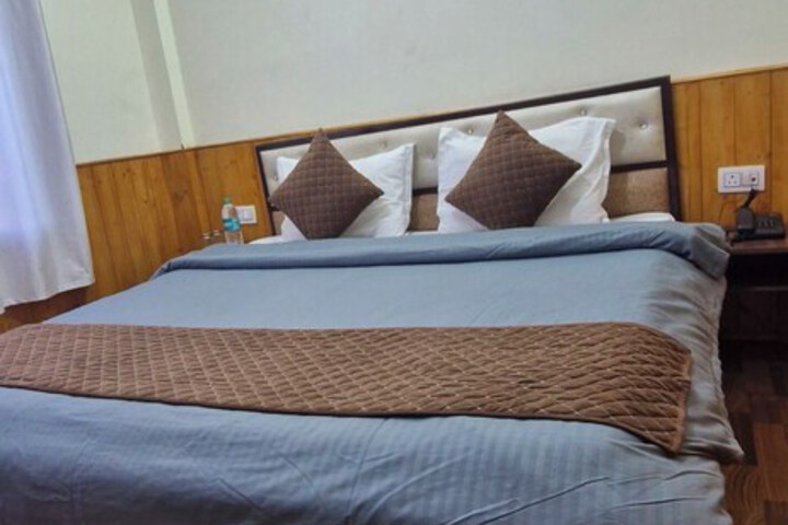 Room 10 of 26