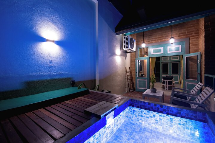 Pool 108 of 171