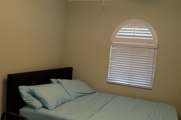 Room 4 of 35