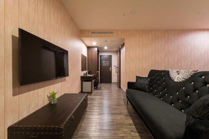 Room 65 of 98