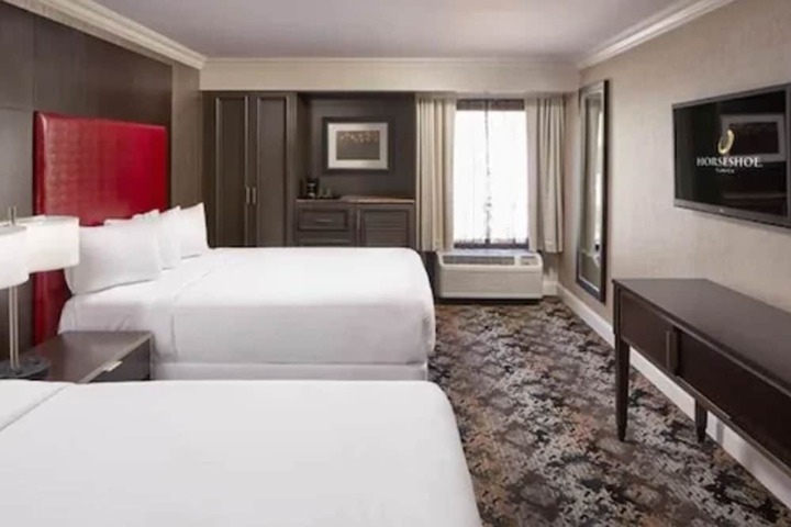 Deluxe Room 2 Queen Beds (4 of 6)