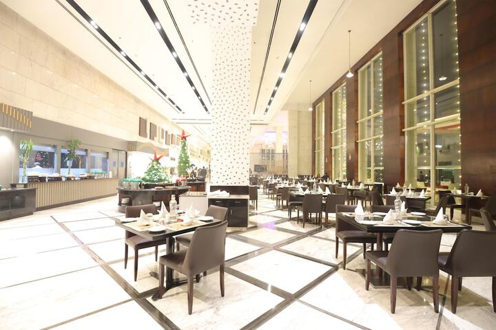 Dining 49 of 67