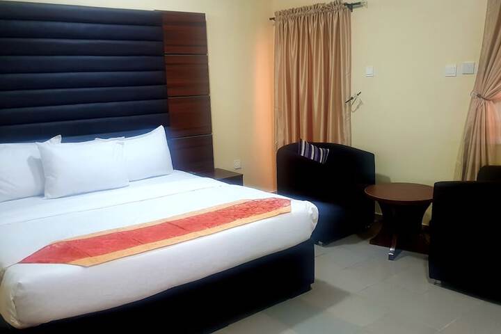 Room 5 of 39