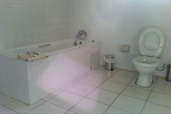 Room 9 of 17