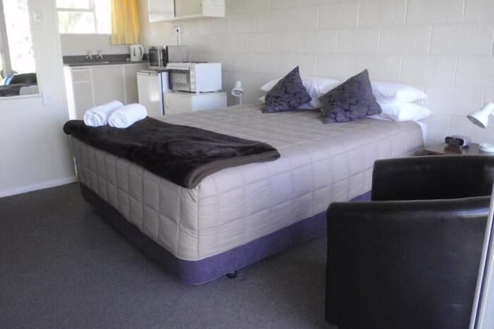 Room 2 of 15