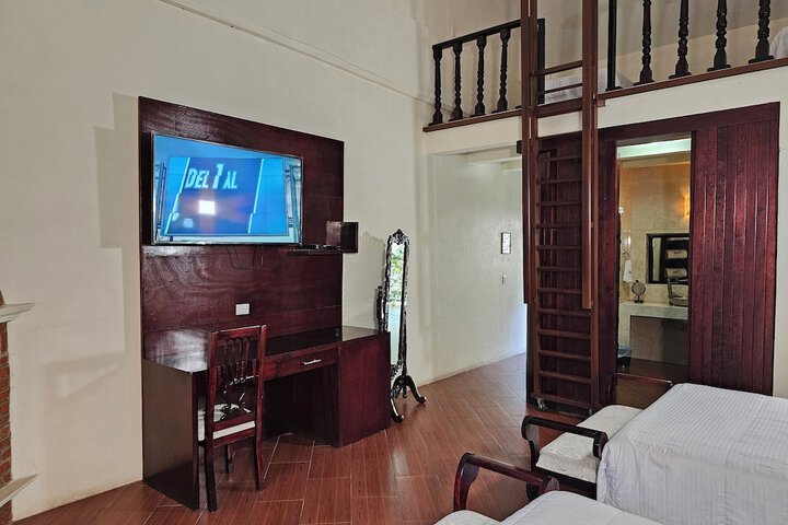 Room 12 of 28