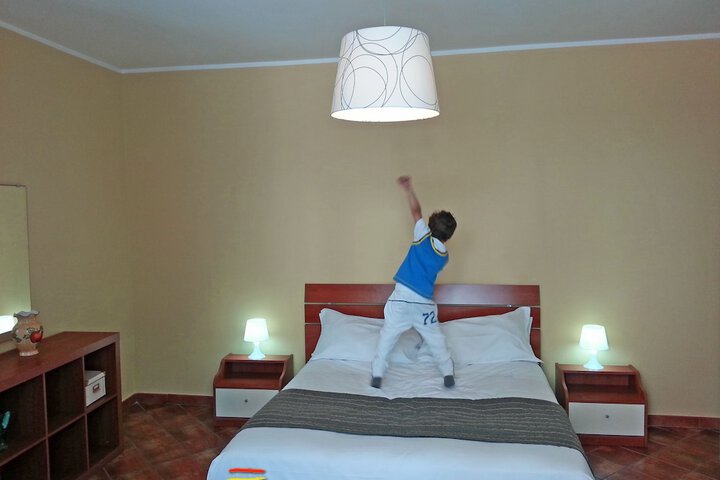 Room 4 of 40