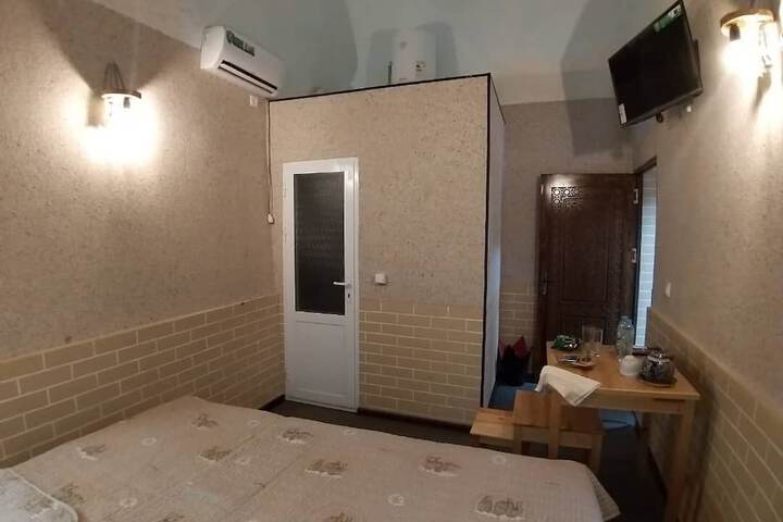 Room 9 of 46