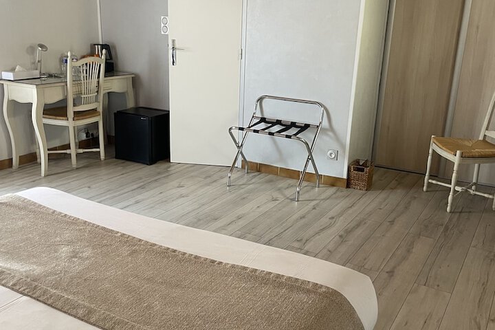 Room 9 of 50