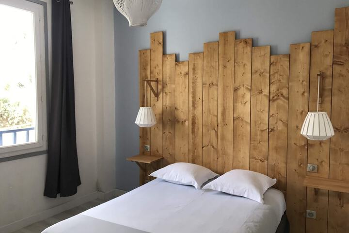 Room 4 of 63
