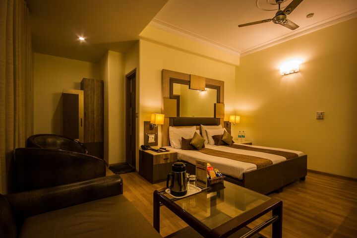 Room 9 of 29