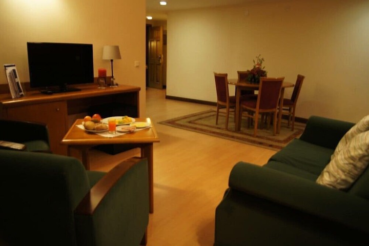 Room 14 of 38