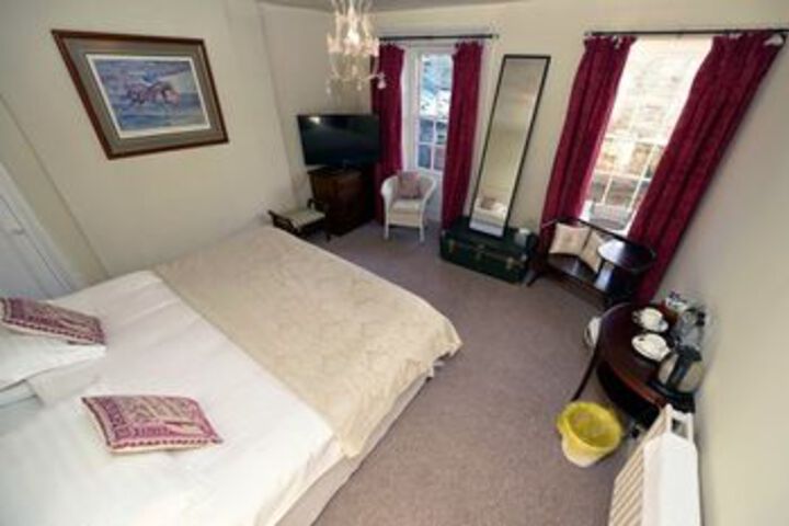 Room 6 of 34