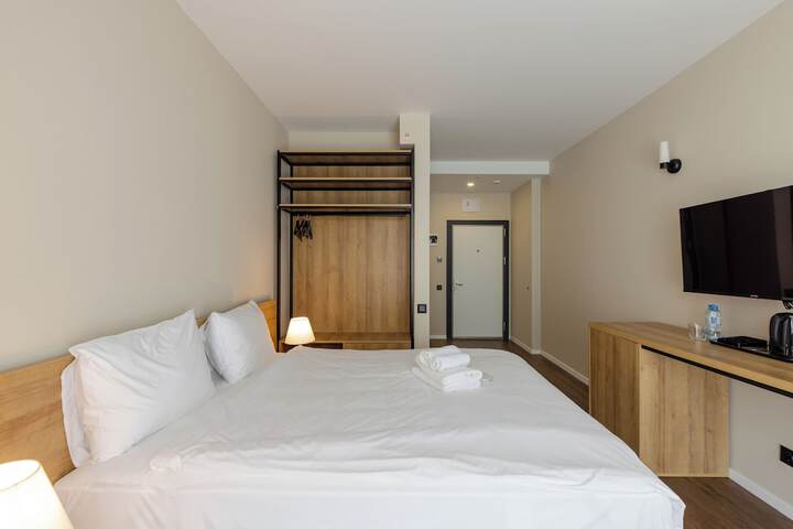 Room 7 of 48