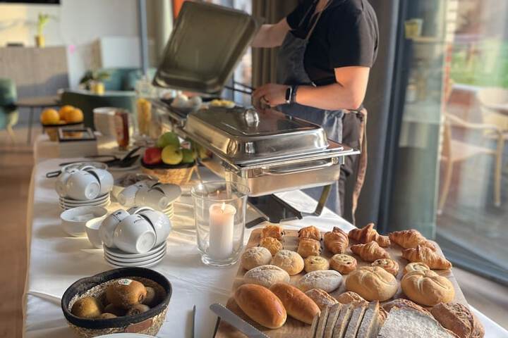 Breakfast/Coffee Service 46 of 62