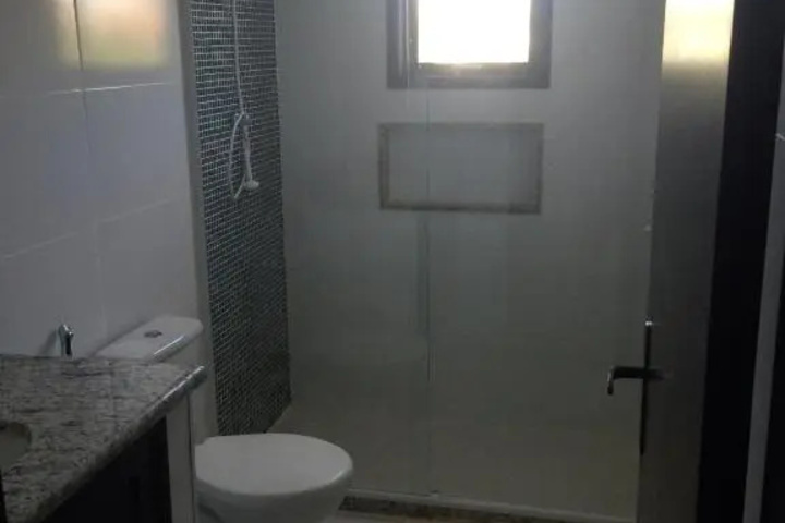 Room 7 of 16