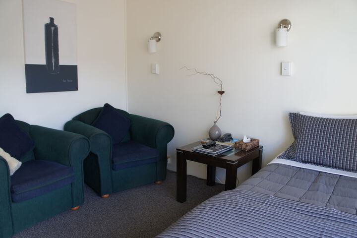 Room 17 of 27