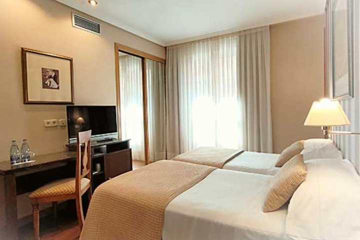 Room 8 of 30