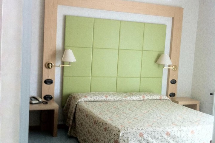 Room 16 of 53