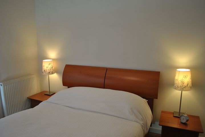 Room 2 of 10