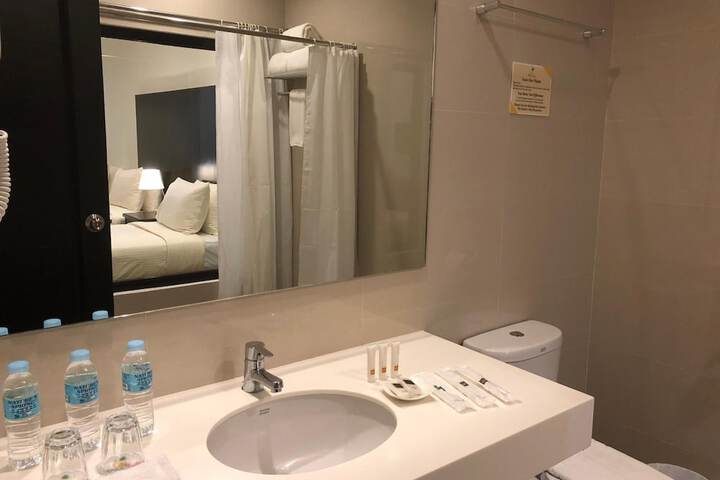 Room 34 of 42