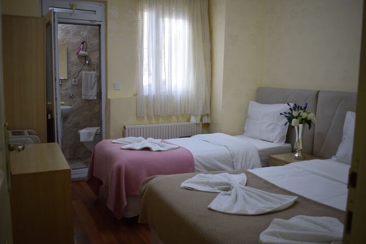 Room 11 of 40
