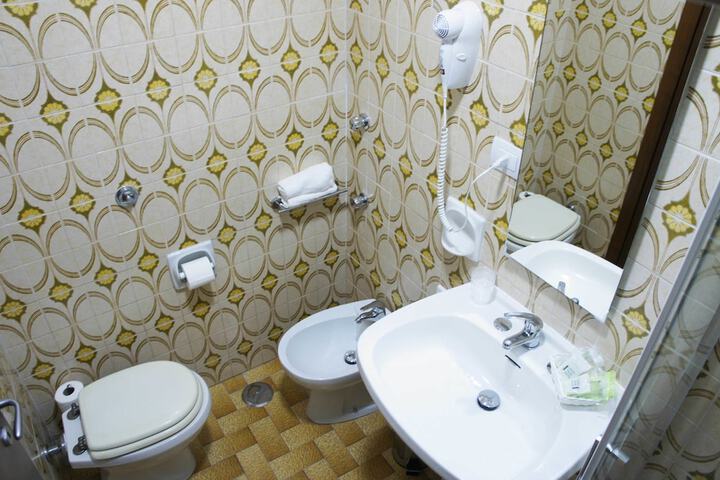 Room 12 of 71