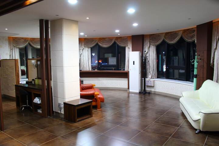Room 16 of 88