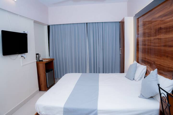 Room 3 of 11