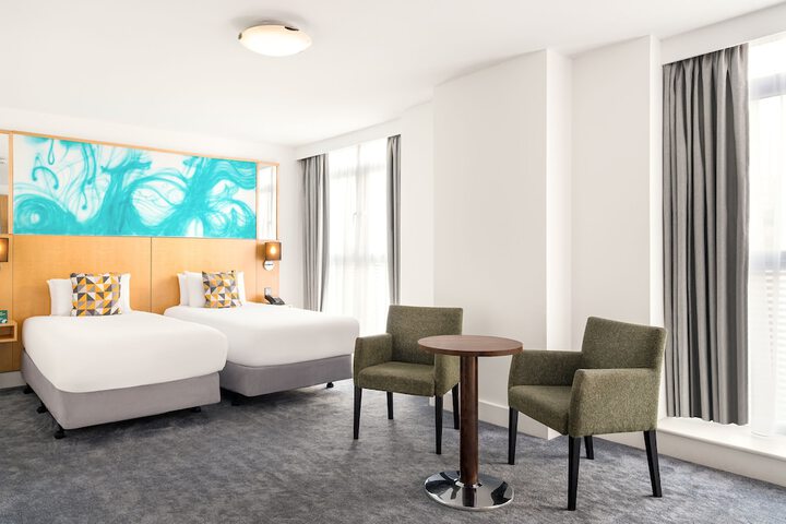 Room 25 of 115