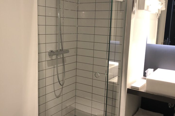 Room 31 of 60