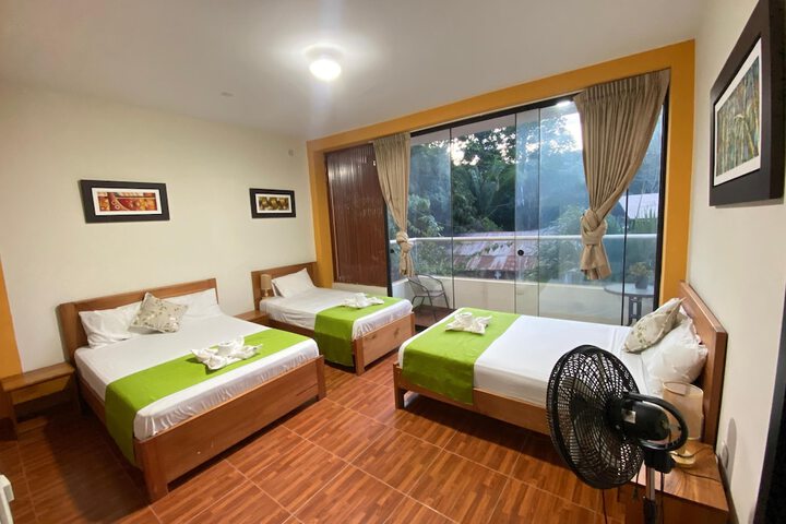 Room 8 of 28