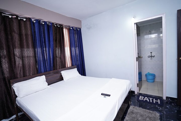 Room 5 of 11
