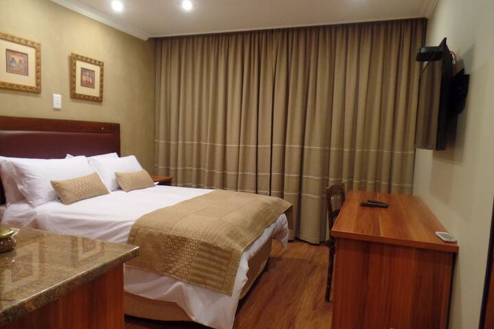 Room 8 of 8