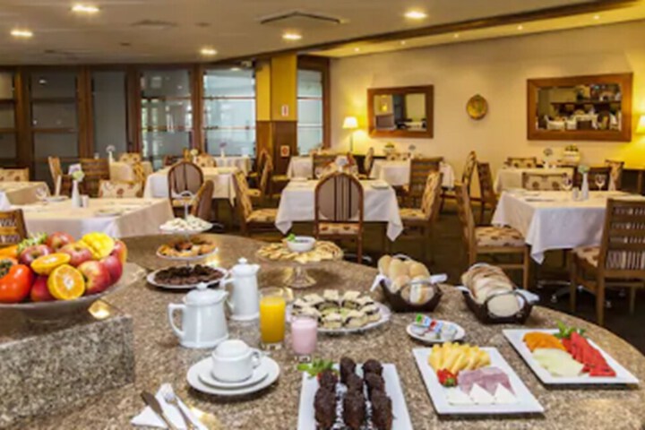 Breakfast/Coffee Service 36 of 47